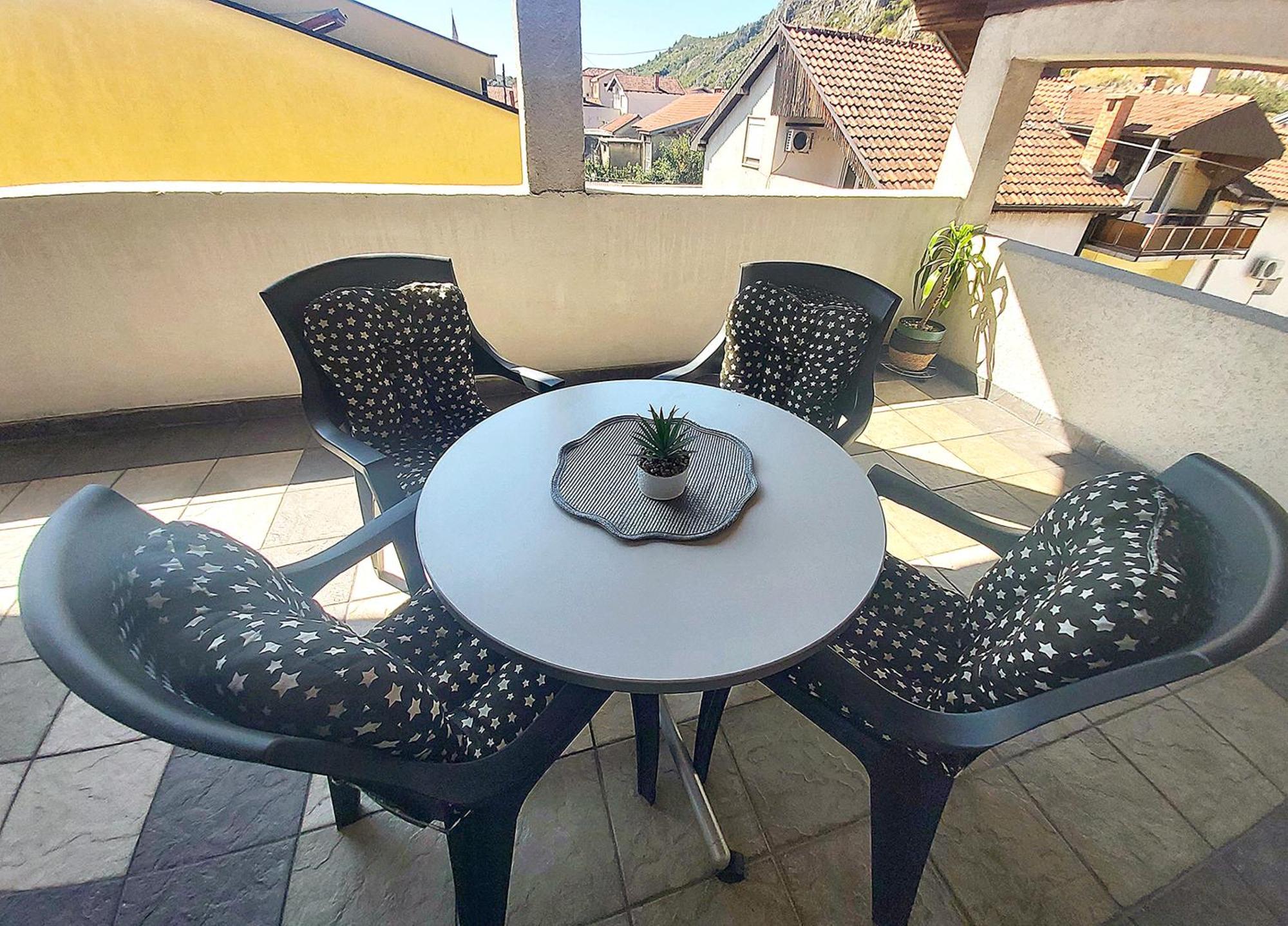 Zara Apartment With Terrace Near Old Town Mostar Exterior photo